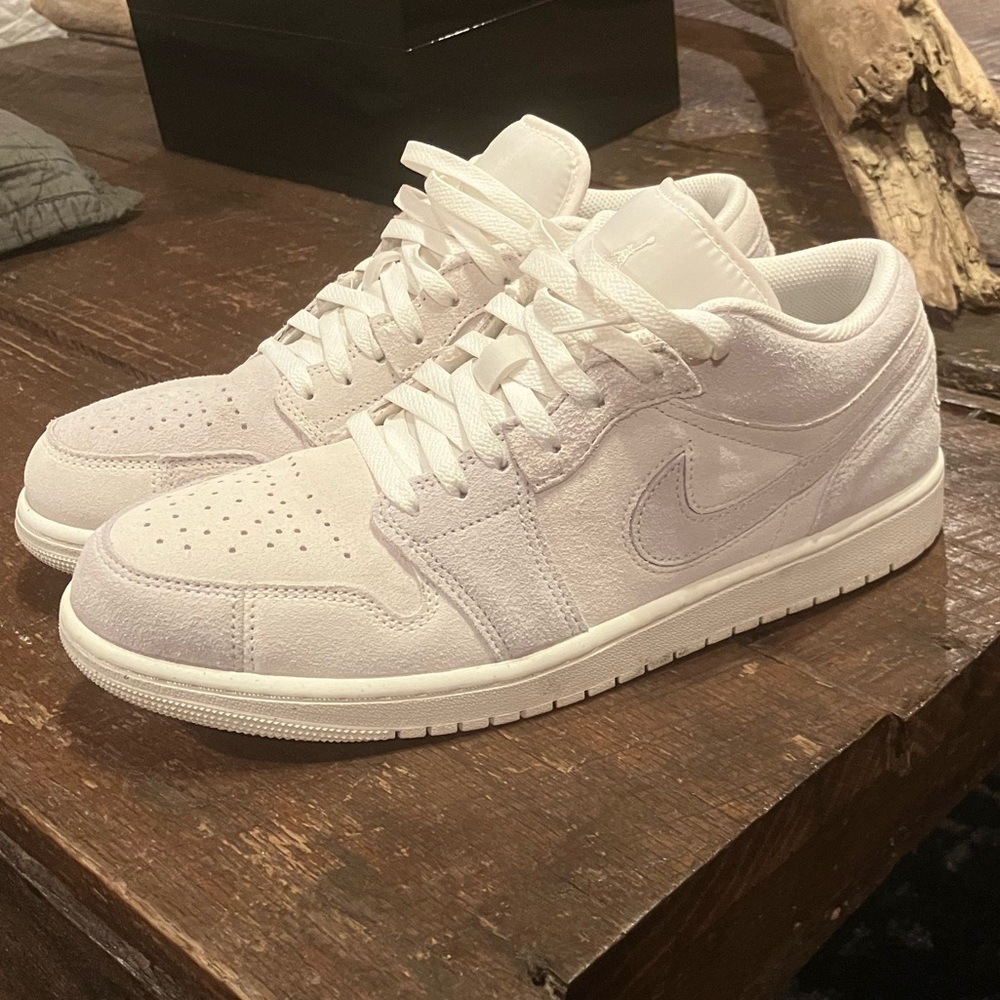 Men’s Jordan 1 Low Se Craft, White in color, Size 11.5